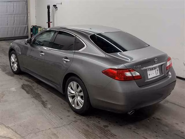 NISSAN FUGA