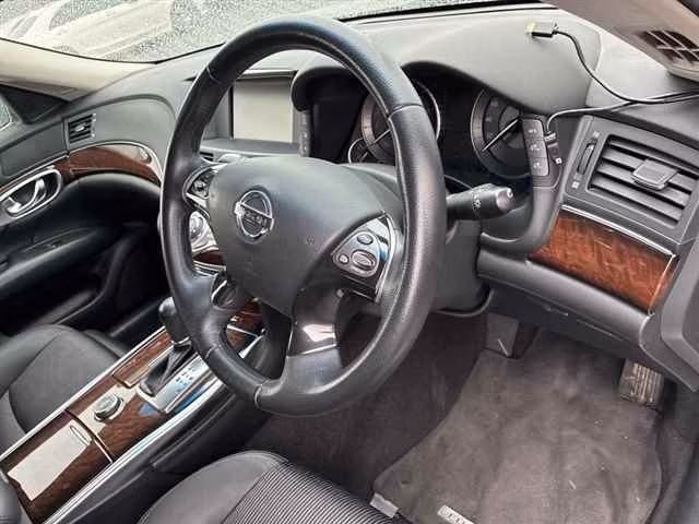 NISSAN FUGA