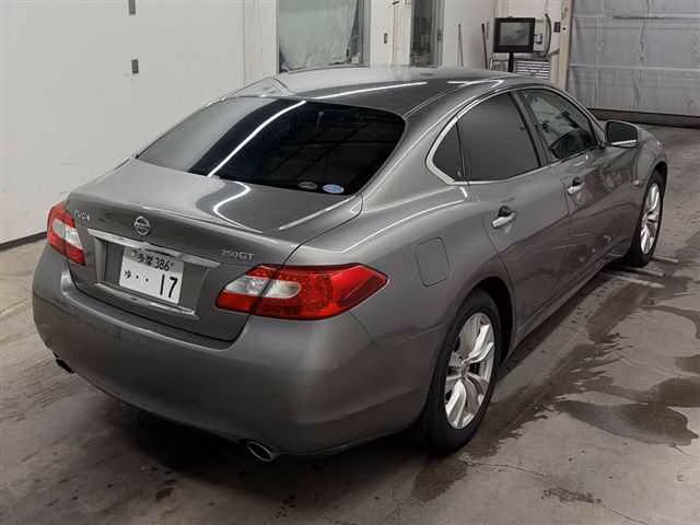 NISSAN FUGA