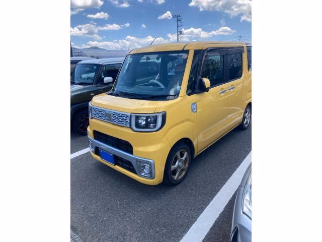 DAIHATSU WAKE