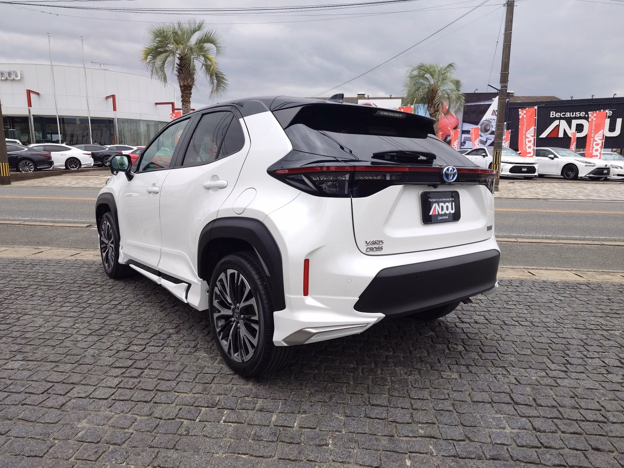 TOYOTA YARIS CROSS