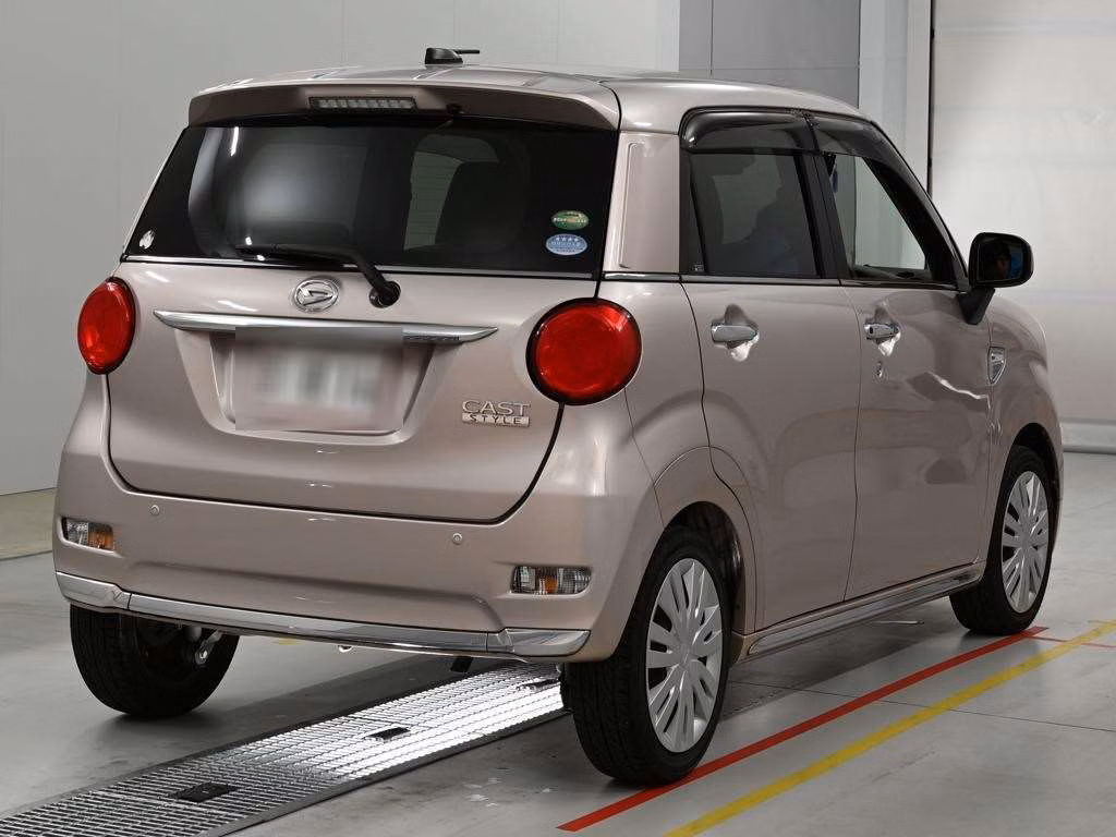 DAIHATSU CAST