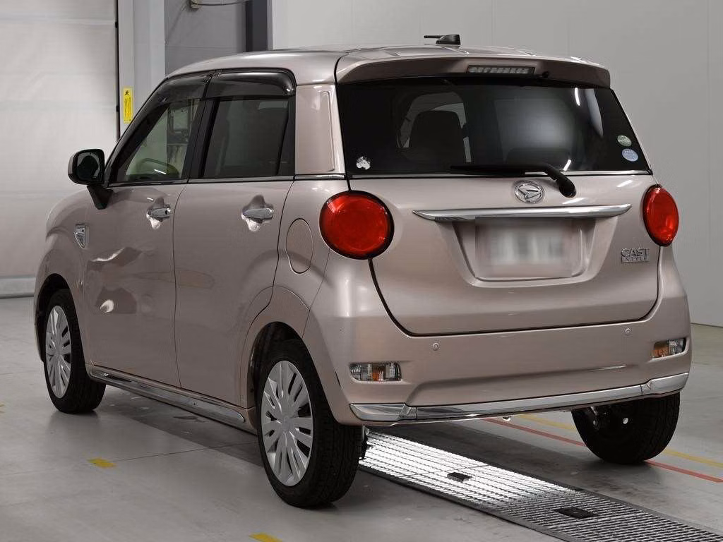 DAIHATSU CAST