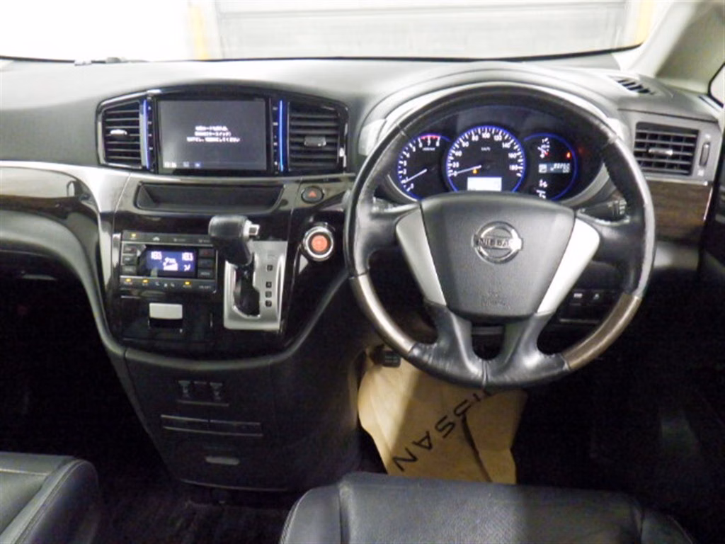 NISSAN ELGRAND