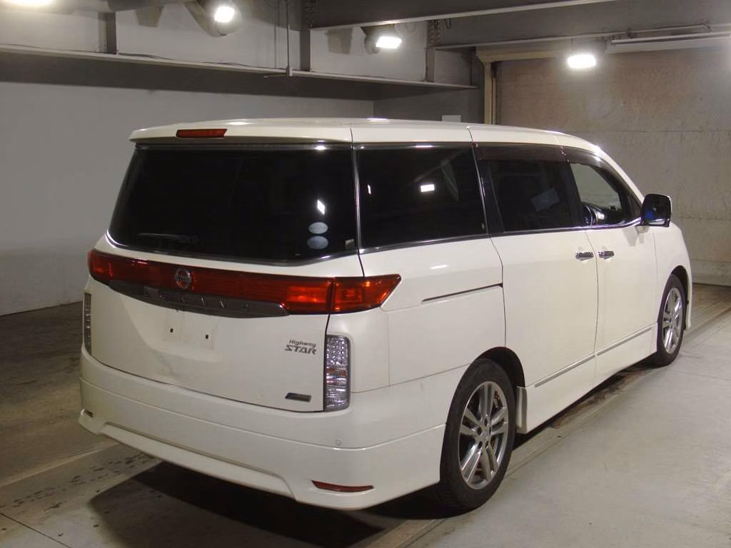 NISSAN ELGRAND