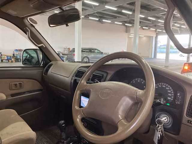 TOYOTA HILUX SURF