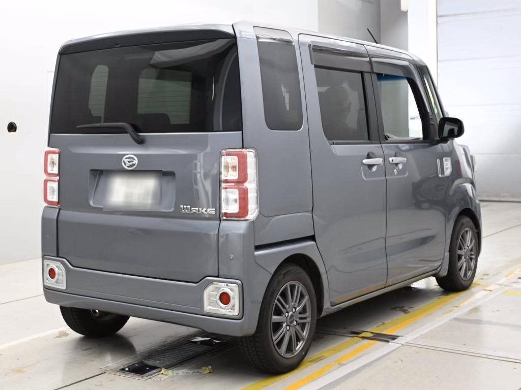DAIHATSU WAKE