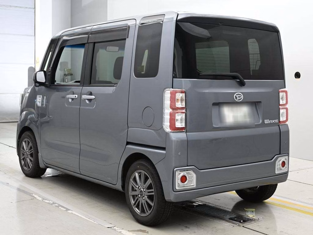 DAIHATSU WAKE