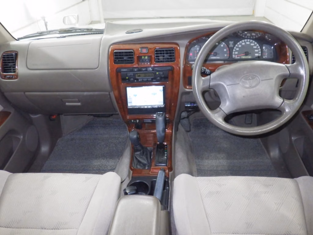 TOYOTA HILUX SURF