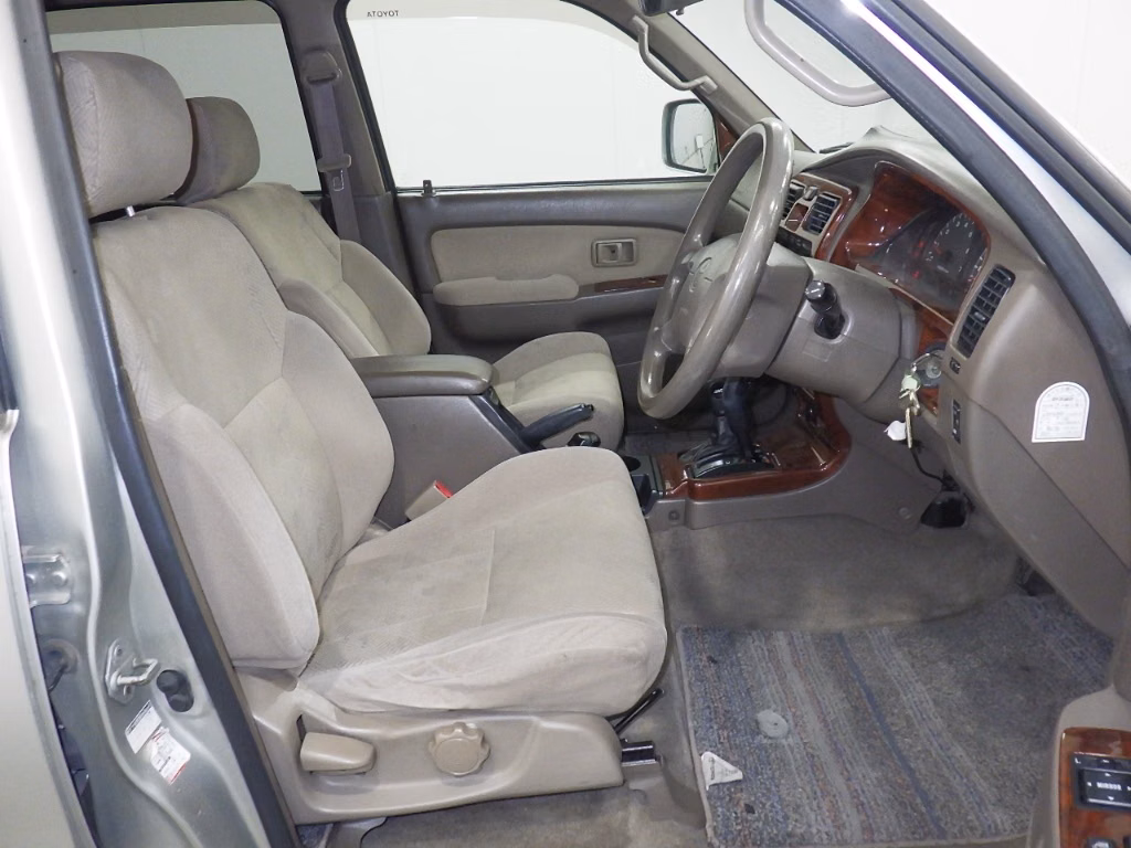 TOYOTA HILUX SURF