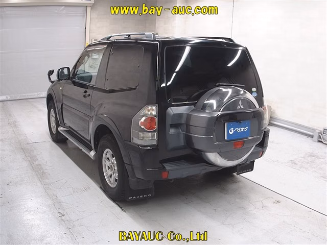 MITSUBISHI PAJERO