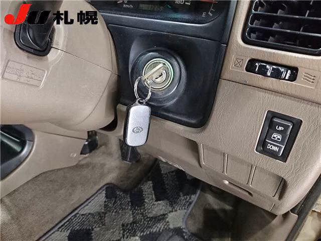 TOYOTA HILUX SURF