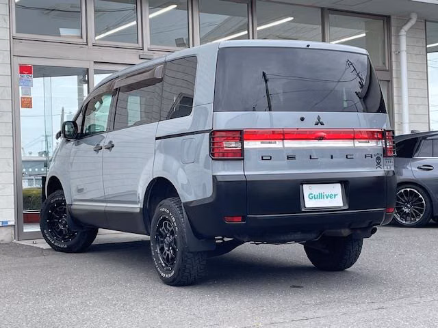 MITSUBISHI DELICA D:5