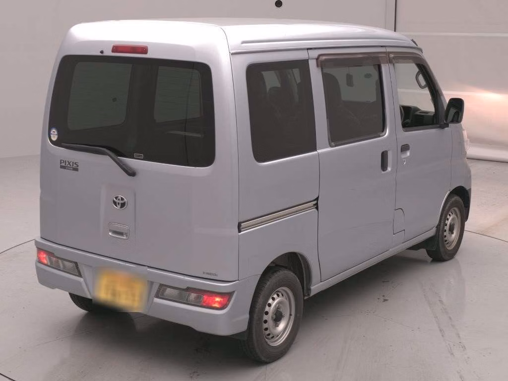 TOYOTA PIXIS VAN