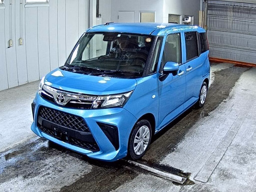 TOYOTA ROOMY