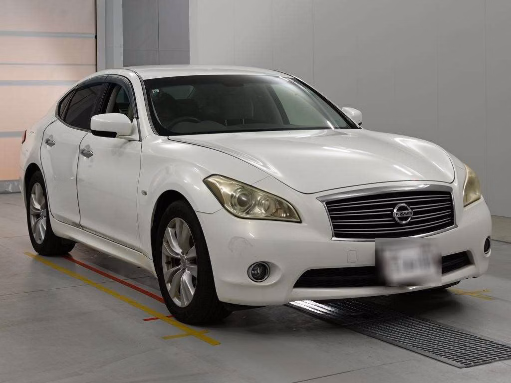NISSAN FUGA