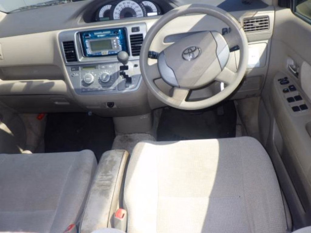 TOYOTA RAUM