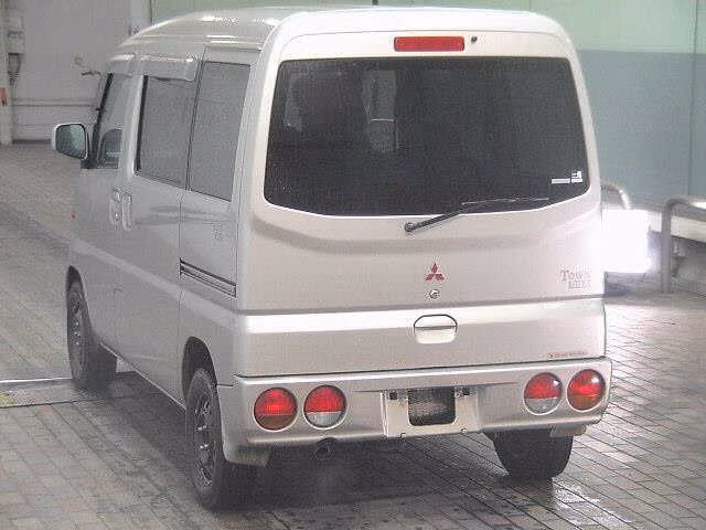 MITSUBISHI TOWN BOX