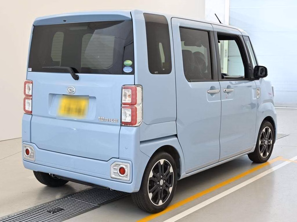 DAIHATSU WAKE