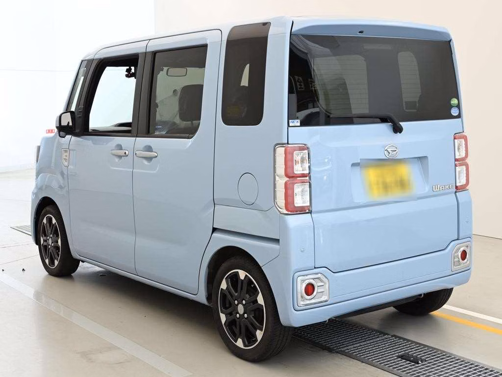 DAIHATSU WAKE