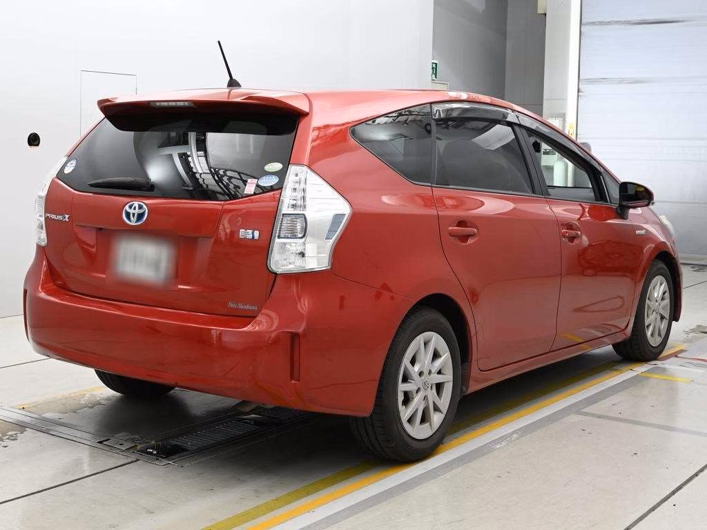 TOYOTA PRIUS ALPHA