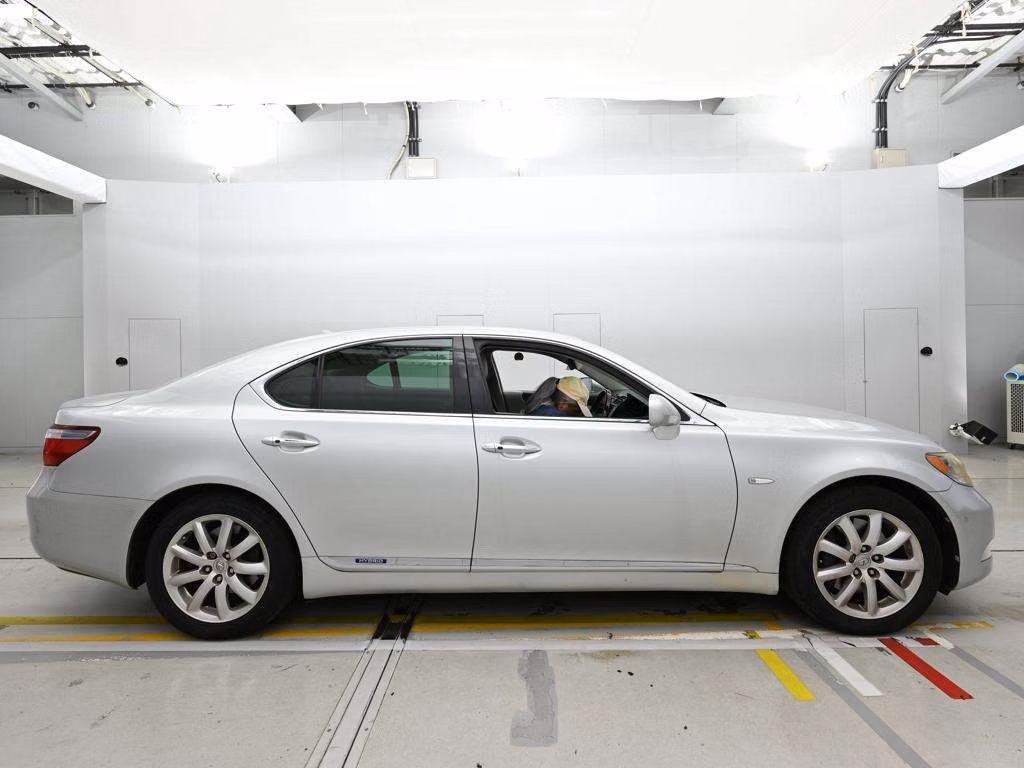 LEXUS LS600H