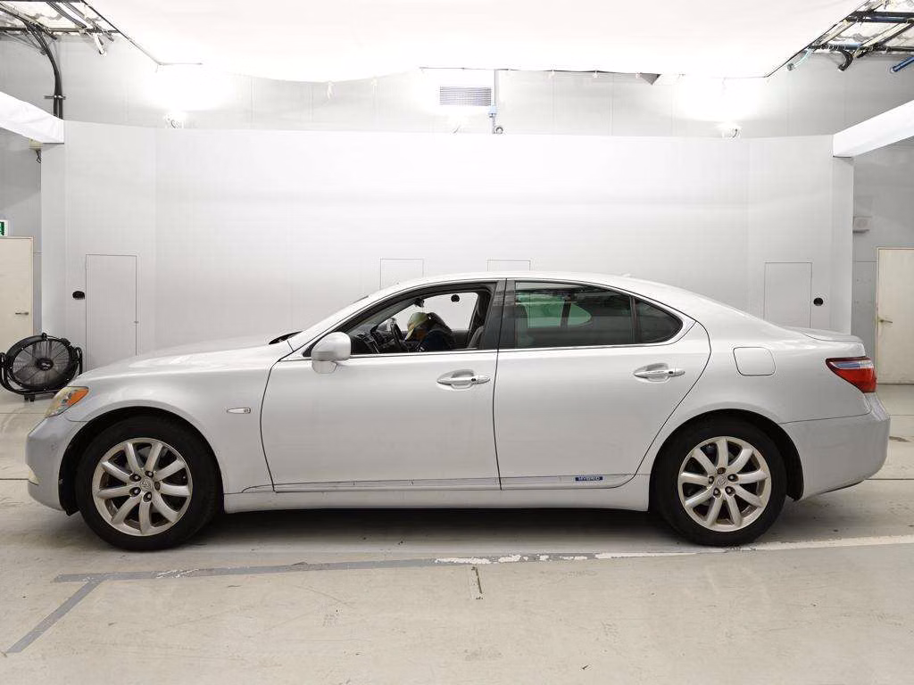 LEXUS LS600H