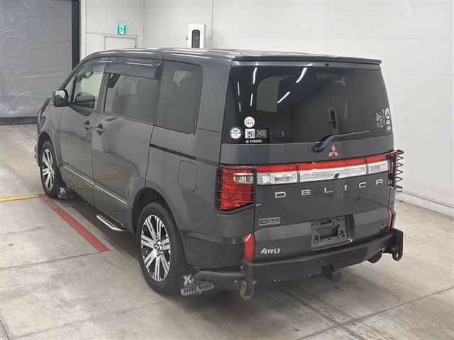 MITSUBISHI DELICA D:5