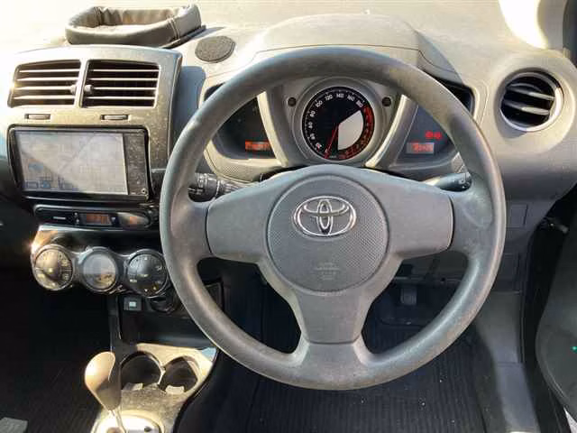 TOYOTA IST
