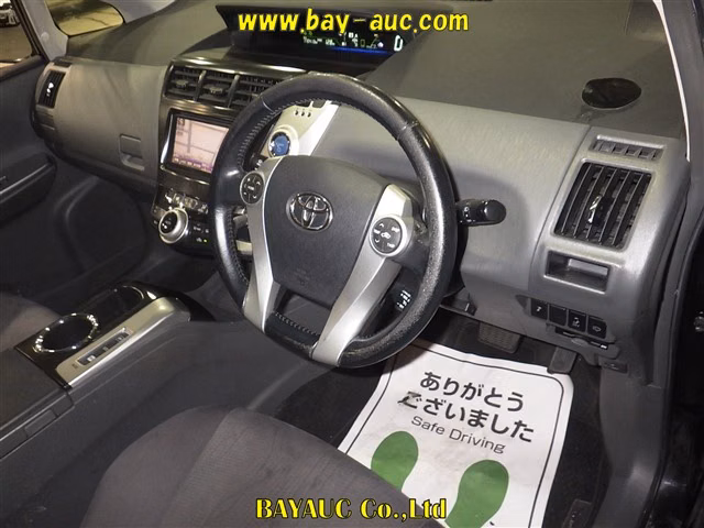 TOYOTA PRIUS ALPHA