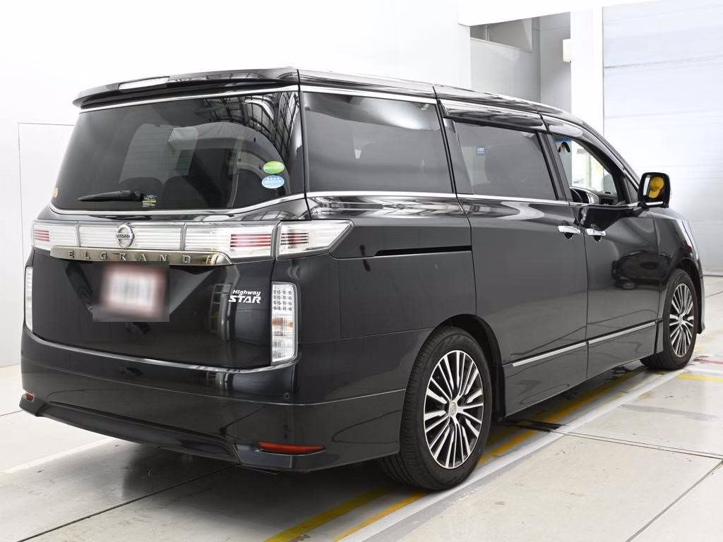 NISSAN ELGRAND