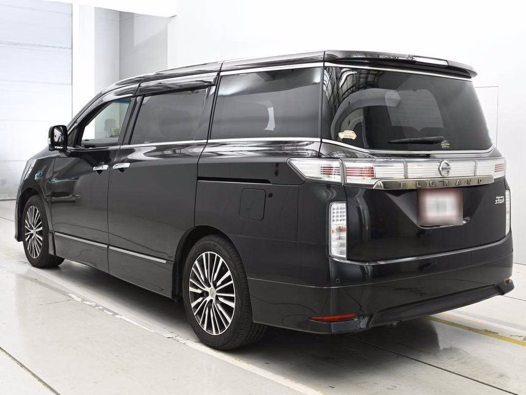 NISSAN ELGRAND