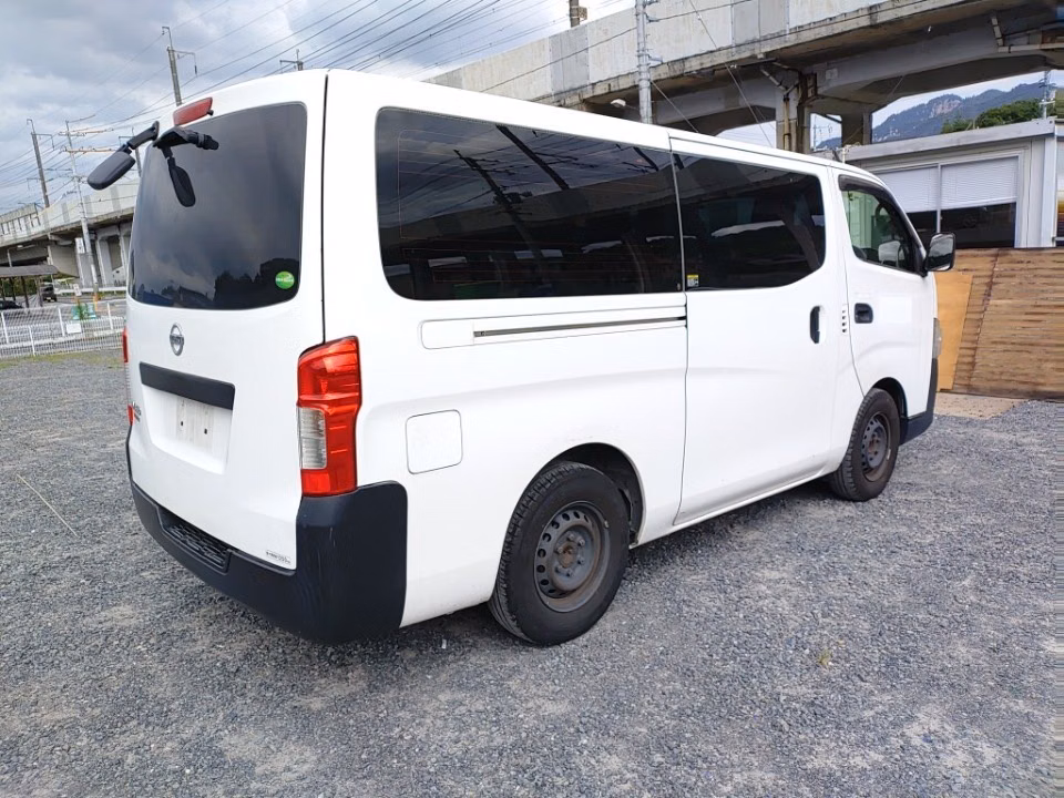 NISSAN NV350 CARAVAN