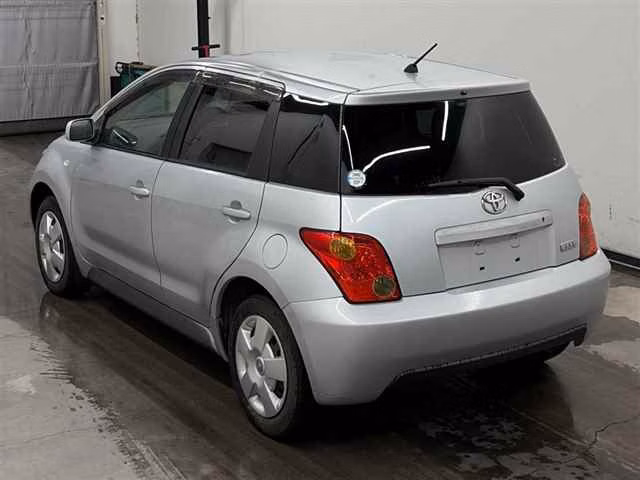 TOYOTA IST