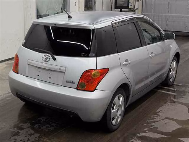 TOYOTA IST