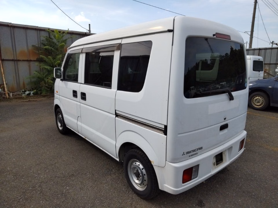 MITSUBISHI MINICAB