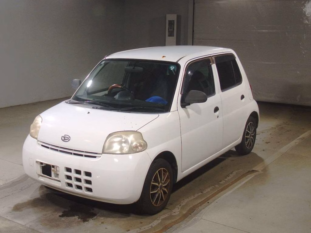 DAIHATSU ESSE