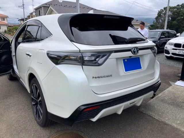 TOYOTA HARRIER
