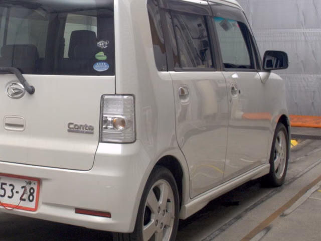 DAIHATSU MOVE CONTE