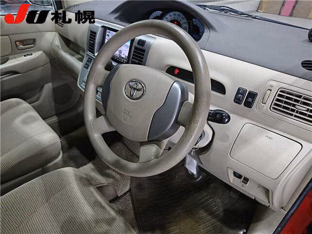TOYOTA RAUM