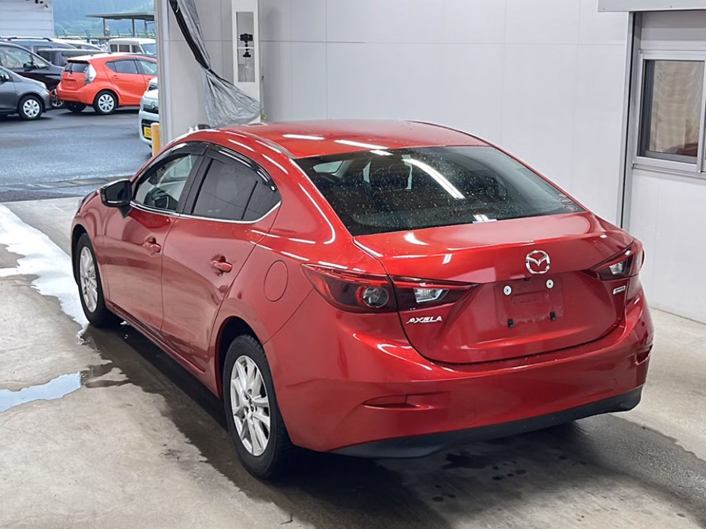 MAZDA AXELA