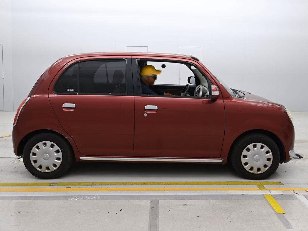 DAIHATSU MIRA GINO