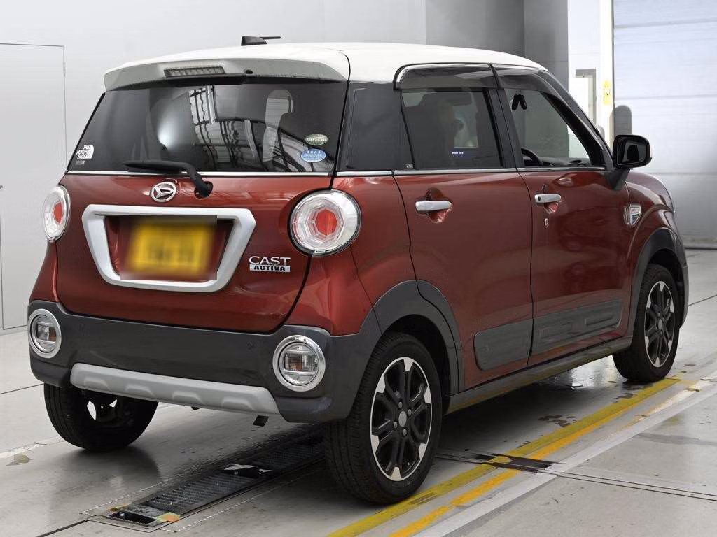 DAIHATSU CAST