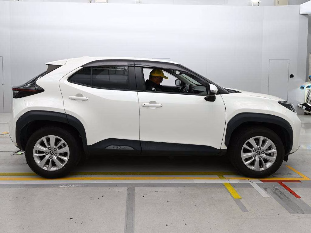 TOYOTA YARIS CROSS