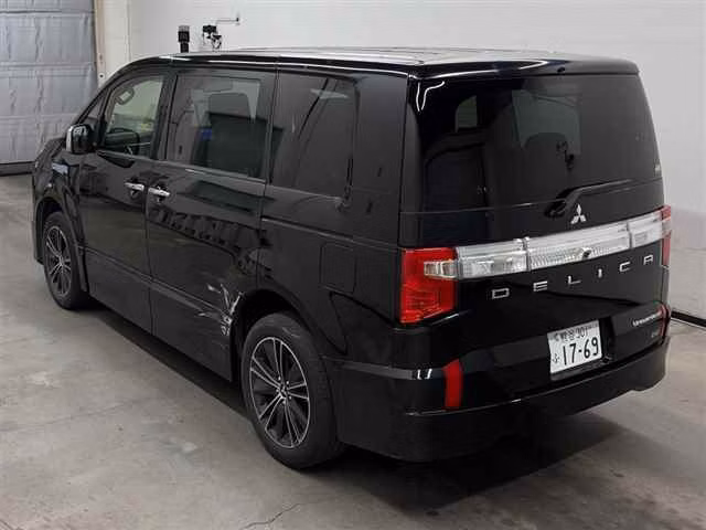 MITSUBISHI DELICA D:5