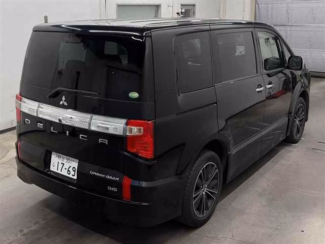 MITSUBISHI DELICA D:5