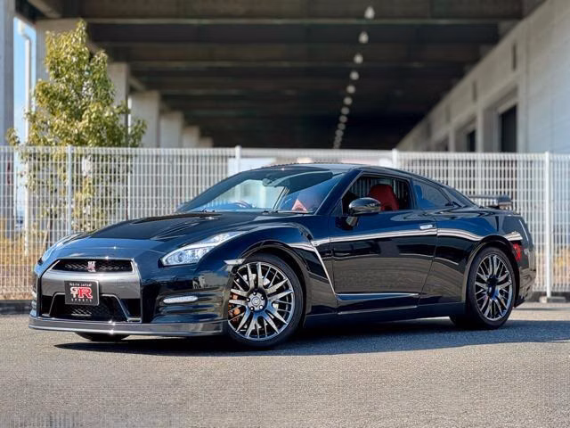 Nissan GT-R