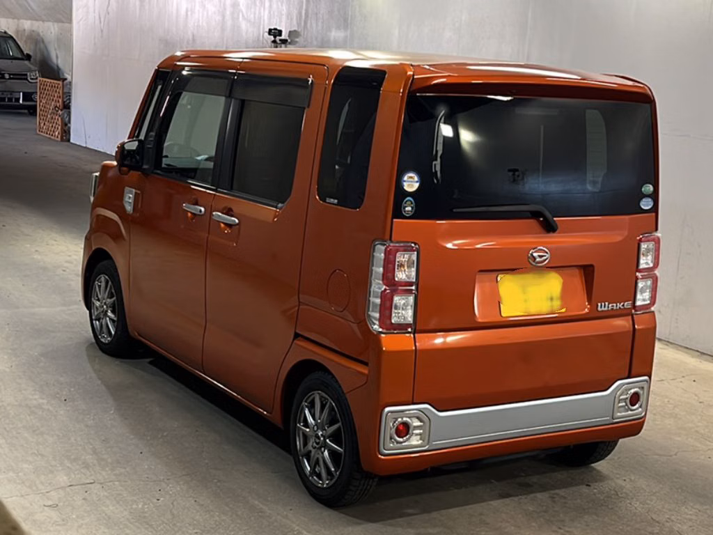 DAIHATSU WAKE