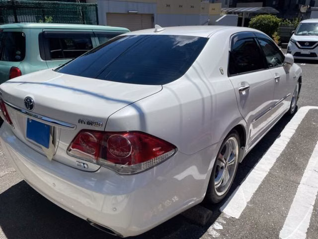 TOYOTA CROWN