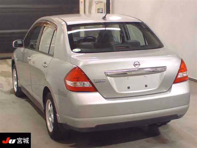 NISSAN TIIDA LATIO